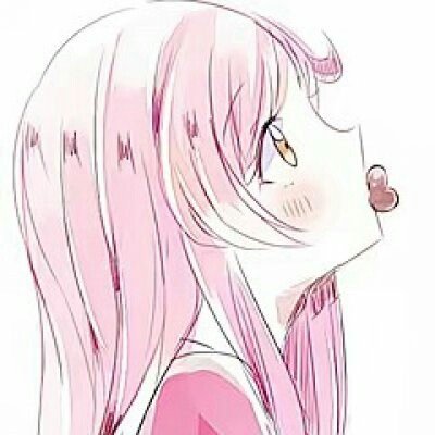 老人烧杨絮险些点着全村